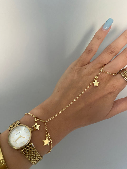 Gold Star Finger-Bracelet