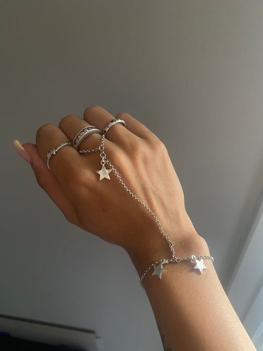 Silver finger-bracelet