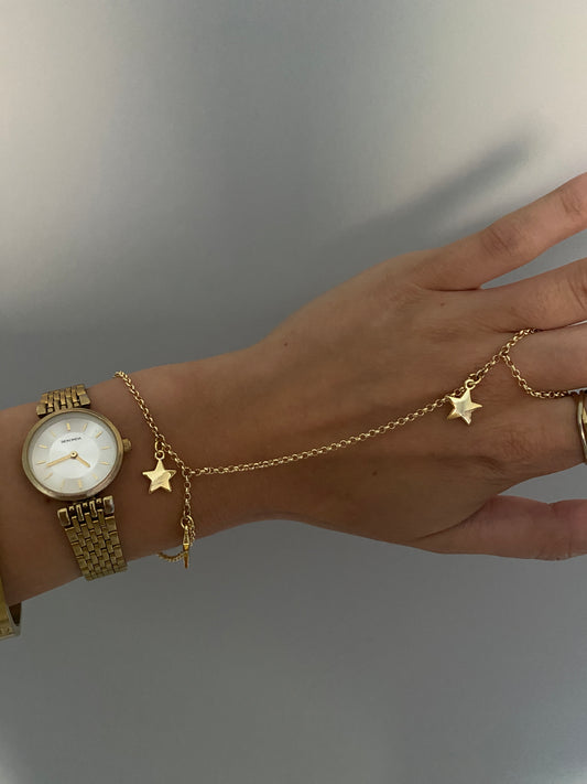 Gold Star Finger-Bracelet