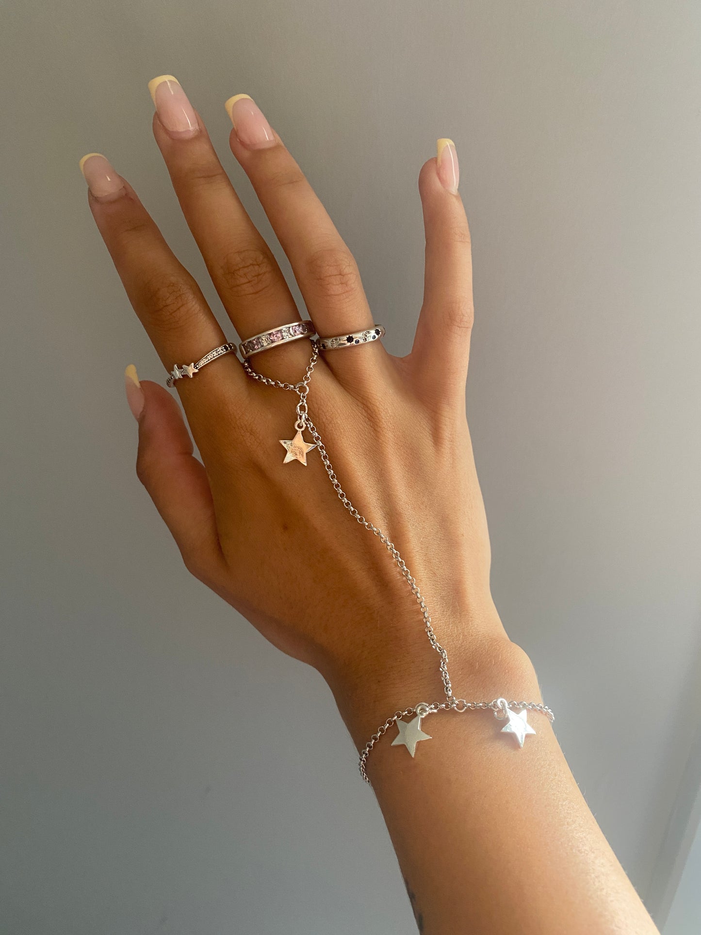 Silver finger-bracelet