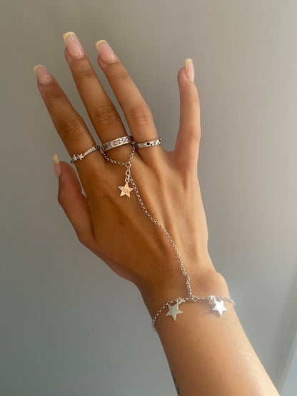 Silver finger-bracelet