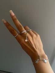 Silver finger-bracelet